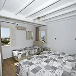 Karboni * Mykonos Town