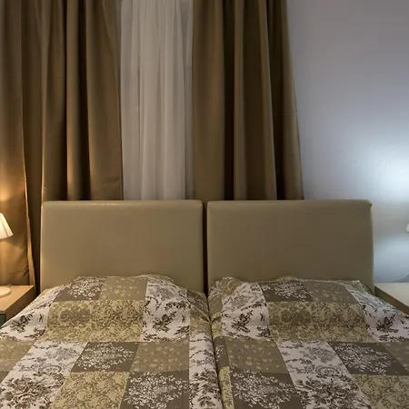 Karboni * Mykonos Town