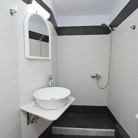 Karboni Konukevi Mykonos Town