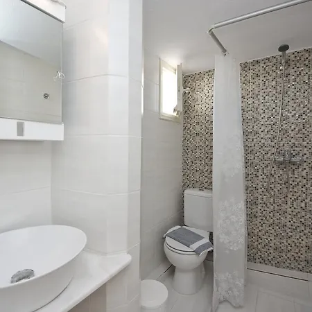 Guest house Karboni *